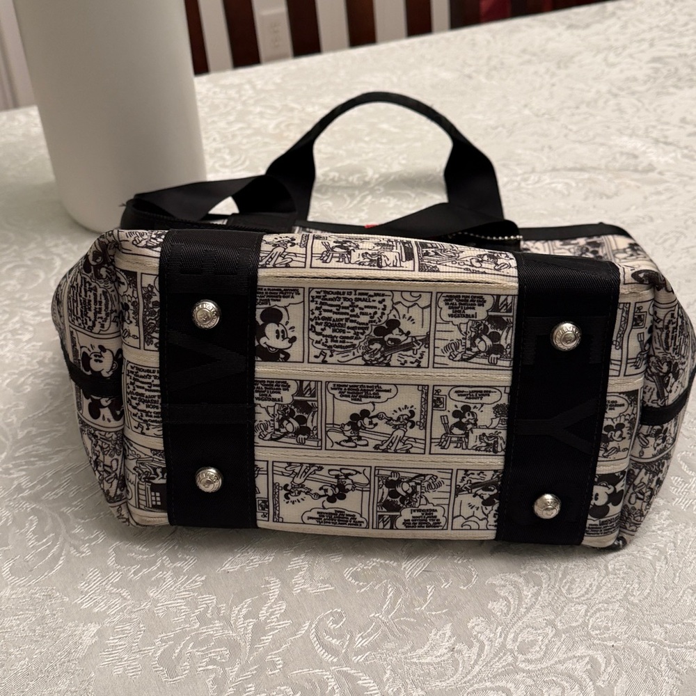 Disney Harveys Couture Tote🖤 - Picture 4 of 11